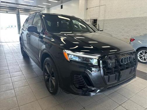 2025 Audi Q7 55 Premium Plus