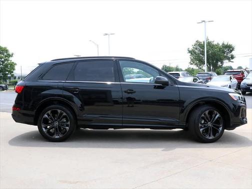 2025 Audi Q7 55 Premium Plus