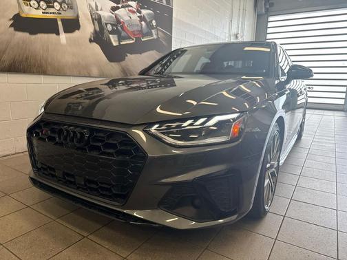 Daytona Gray Pearl Effect 2023 Audi S4 Prestige TFSI quattro Tiptronic