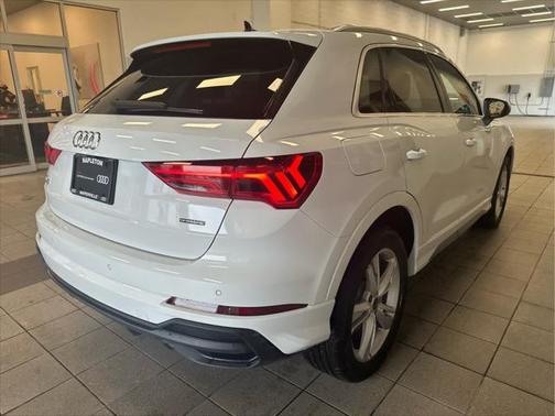 2024 Audi Q3 Premium 45 TFSI S line quattro Tiptronic
