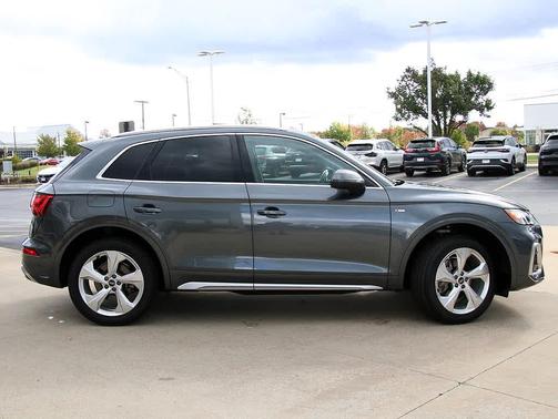 2022 Audi Q5 45 S line Premium Plus