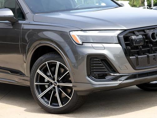 Samurai Gray Metallic 2026 Audi Q7 45 Premium Plus