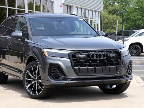 Samurai Gray Metallic 2026 Audi Q7 45 Premium Plus