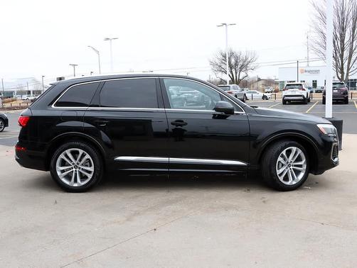 2025 Audi Q7 55 Premium Plus