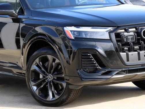 2025 Audi Q7 55 Premium Plus