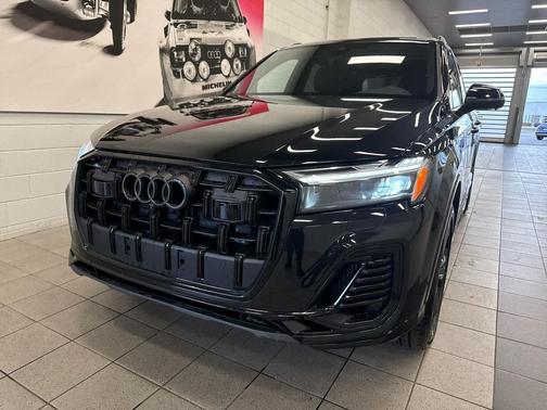 2025 Audi Q7 55 Premium Plus
