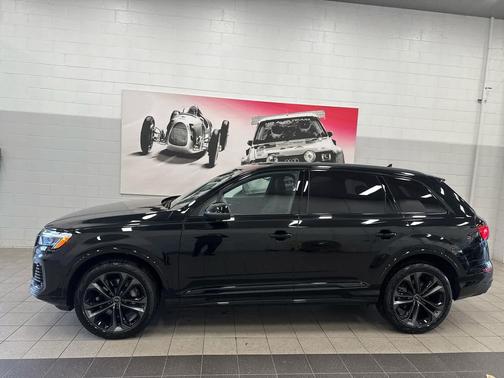 2025 Audi Q7 55 Premium Plus