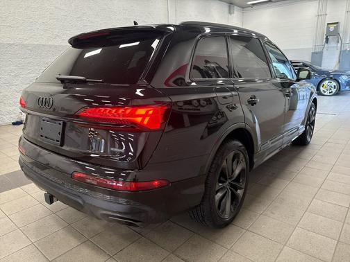 2025 Audi Q7 55 Premium Plus