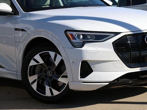2022 Audi e-tron Premium