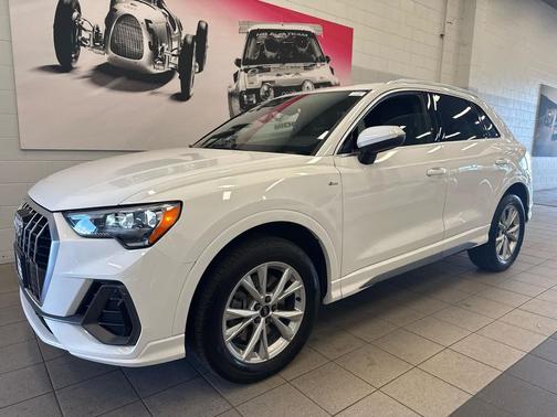 Ibis White 2021 Audi Q3 45 S line Premium