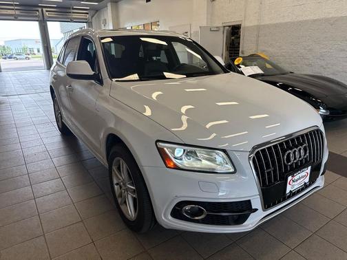 Glacier White Metallic 2017 Audi Q5 3.0T Premium Plus