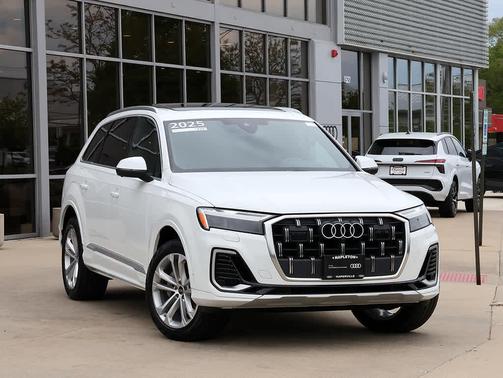 Carrara White 2025 Audi Q7 55 Premium Plus
