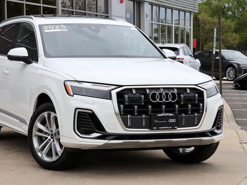 Carrara White 2025 Audi Q7 55 Premium Plus