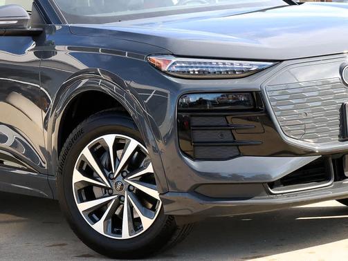 2025 Audi Q6 e-tron Premium Plus quattro