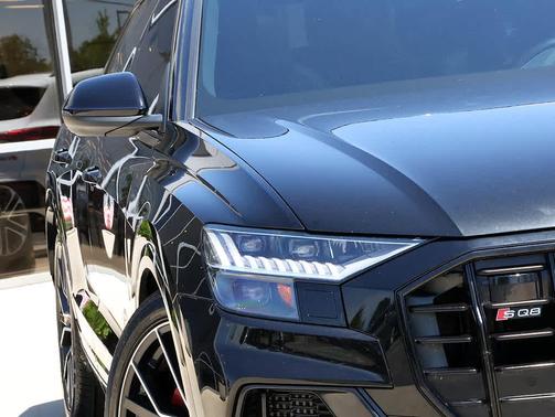 Mythos Black Metallic 2023 Audi SQ8 4.0T Premium Plus