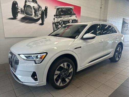 2021 Audi e-tron Premium