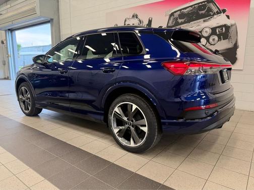 Navarra Blue Metallic 2023 Audi Q4 e-tron Premium Plus 50 quattro