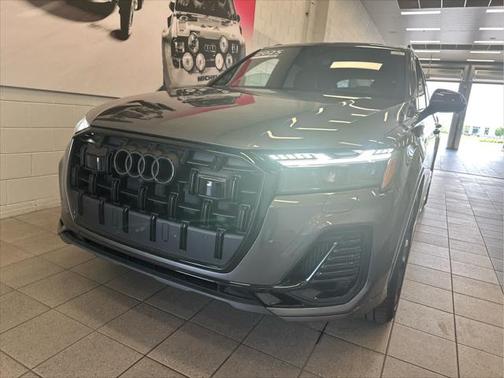 2025 Audi Q7 55 Prestige