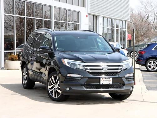 Crystal Black Pearl 2018 Honda Pilot Touring