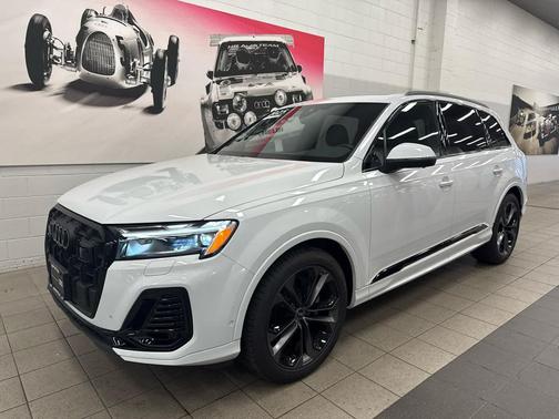 2025 Audi Q7 55 Premium Plus