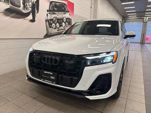 2025 Audi Q7 55 Premium Plus