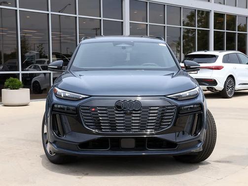 Plasma Blue Metallic 2027 Audi SQ6 e-tron Prestige
