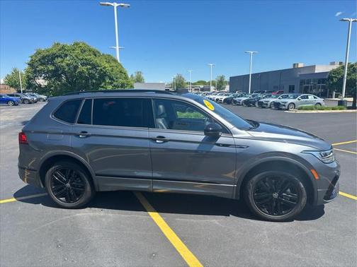 2022 Volkswagen Tiguan 2.0T SE R-Line Black 4MOTION