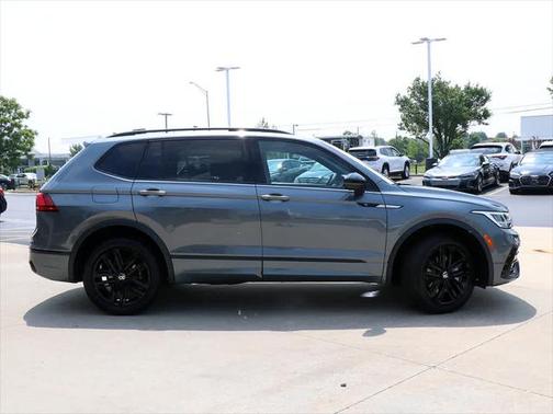 2022 Volkswagen Tiguan 2.0T SE R-Line Black 4MOTION