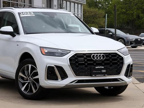 Glacier White Metallic 2023 Audi Q5 45 S line Premium Plus