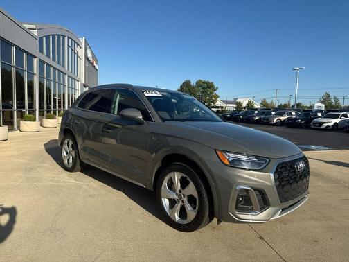 2023 Audi Q5 45 S line Premium Plus