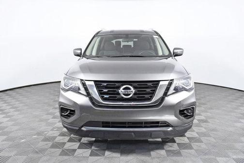 Photo 4 of 37 of 2020 Nissan Pathfinder S