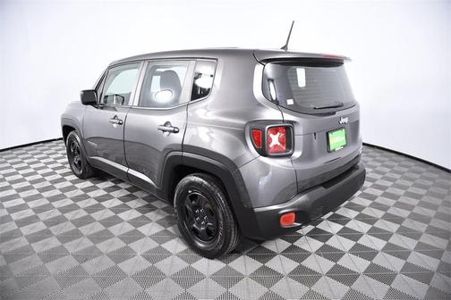 Photo 4 of 31 of 2017 Jeep Renegade Sport