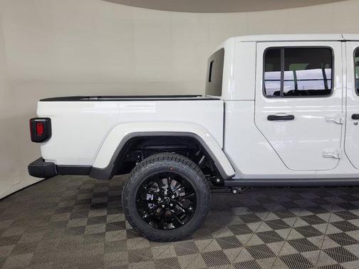 2025 Jeep Gladiator Nighthawk
