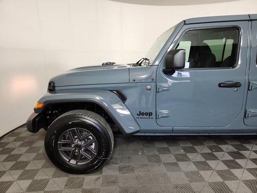 2025 Jeep Gladiator Sport S