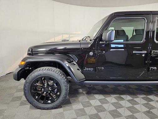 2025 Jeep Gladiator Nighthawk