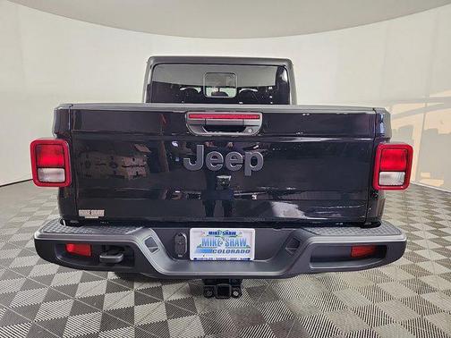 2025 Jeep Gladiator Nighthawk