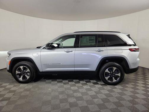 2025 Jeep Grand Cherokee 4xe Base