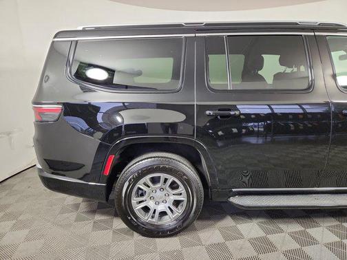 2024 Jeep Wagoneer Base