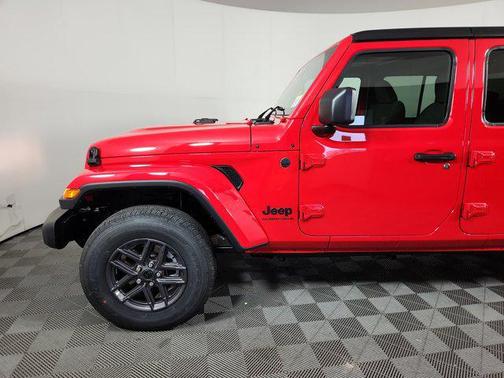 2025 Jeep Gladiator Sport S