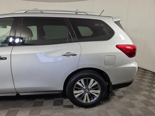 2018 Nissan Pathfinder S