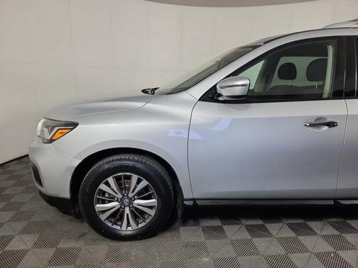 2018 Nissan Pathfinder S