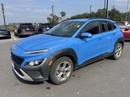 2022 Hyundai KONA SEL