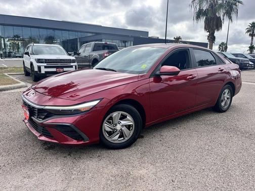 2024 Hyundai ELANTRA SE