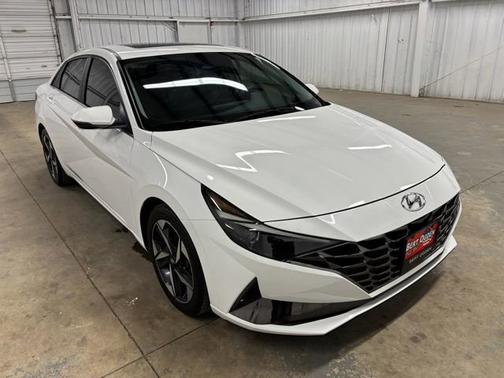 White 2023 Hyundai ELANTRA Limited
