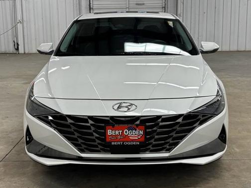White 2023 Hyundai ELANTRA Limited