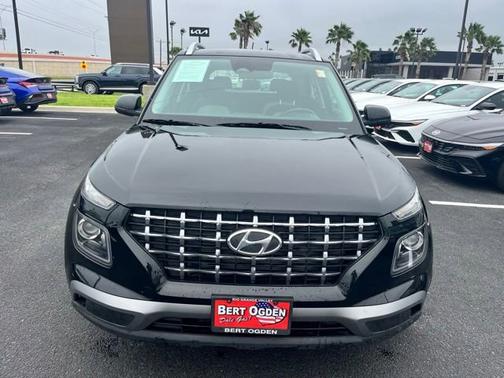 Black 2023 Hyundai VENUE SEL