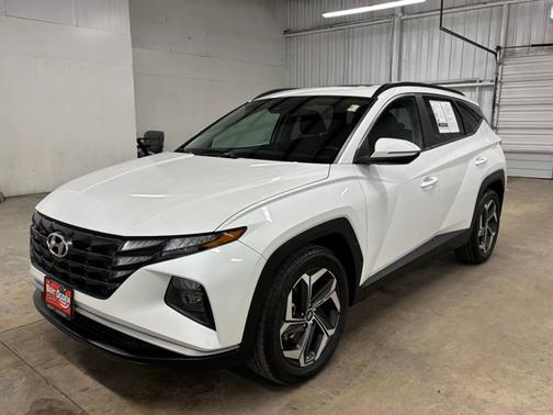 White 2022 Hyundai TUCSON SEL