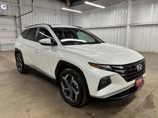 White 2022 Hyundai TUCSON SEL