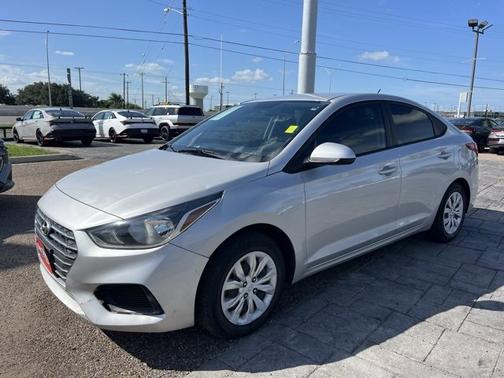 2022 Hyundai Accent SE