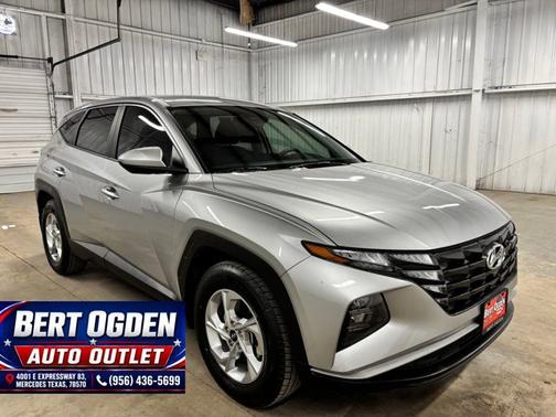 Silver 2024 Hyundai TUCSON SE
